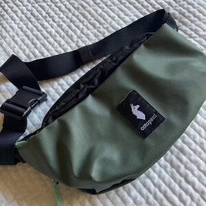 SOLD - Cotopaxi Cada Dia Coso 2L Hip Pack